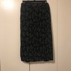 Plus Size Faces Printed Skirt
